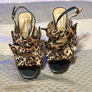 Antonio Melani Leather and Fabric Animal print sling back heels.